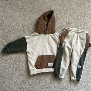 Zara Boys 3T Brown and Cream Jogger Set